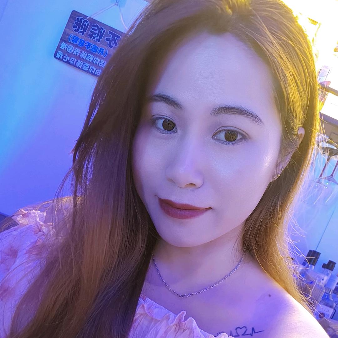 A新莹（莹点酒酒馆🍷🍺🍸）