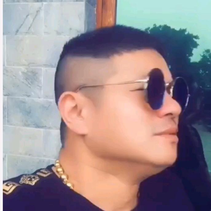 黑明明😀😇