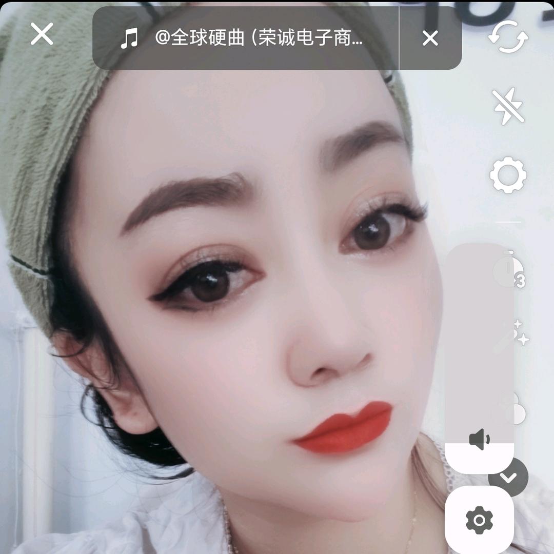 玉墨俏佳人