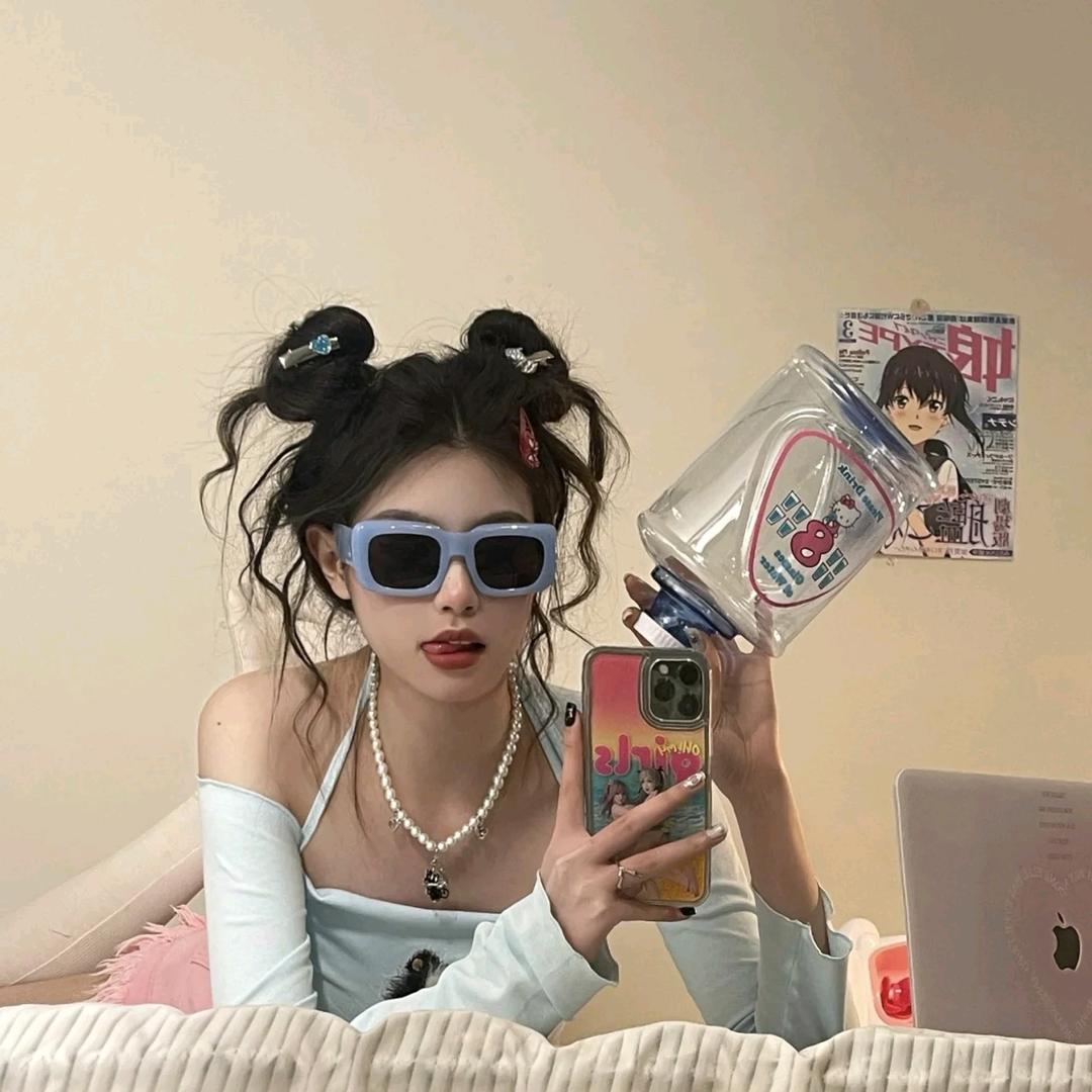 李哈哈.