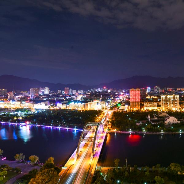 在东阳