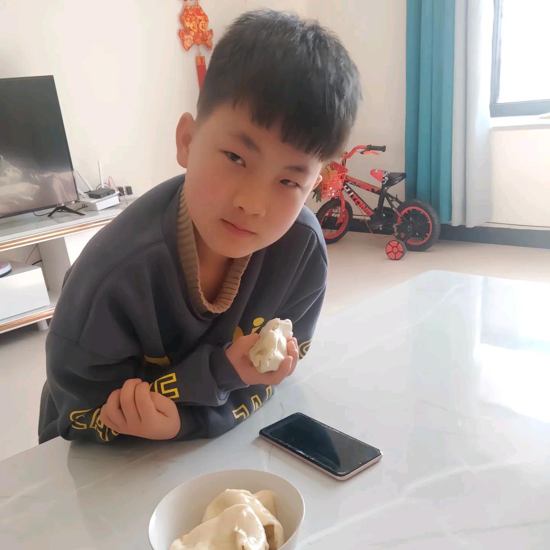 卖苹果🍎的小男孩