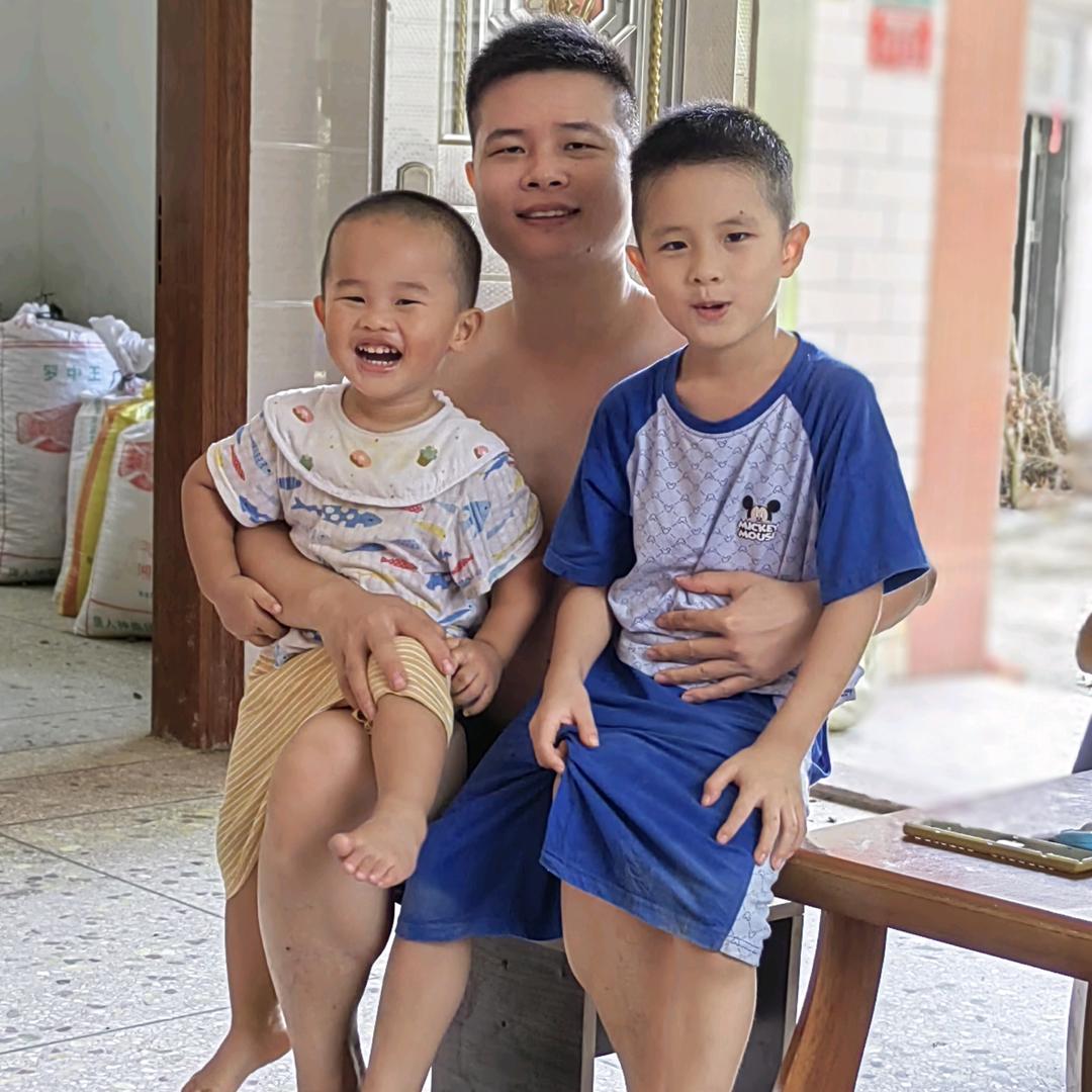 严父慈爸