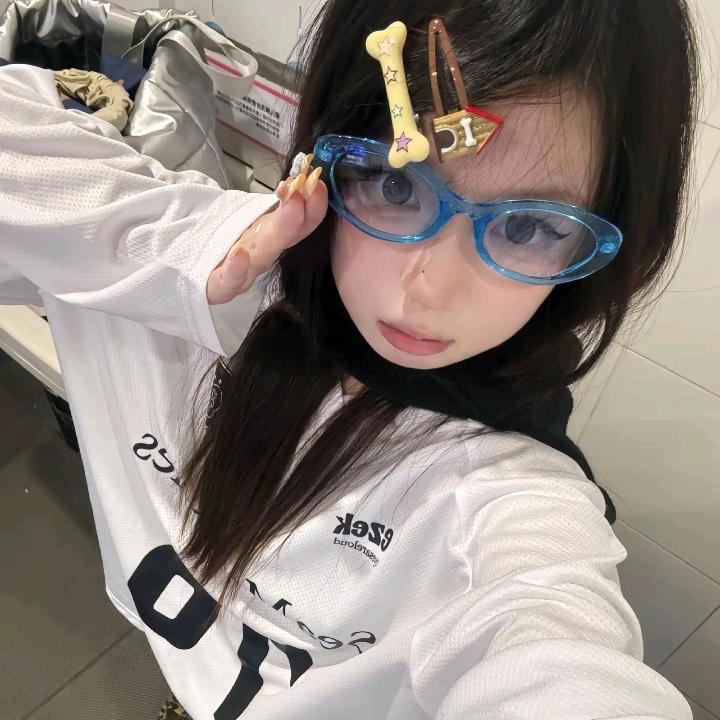 小喆.