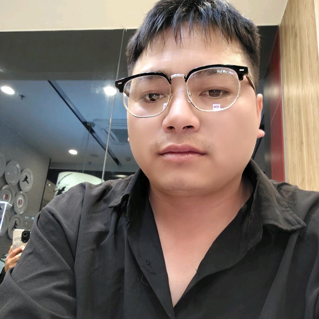 黑夜里那一抹暖色