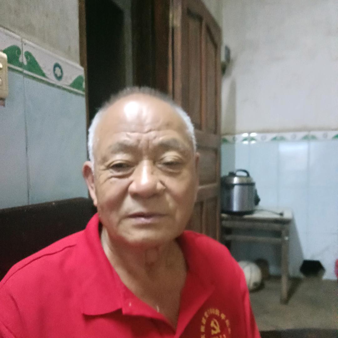 帅气男孩。