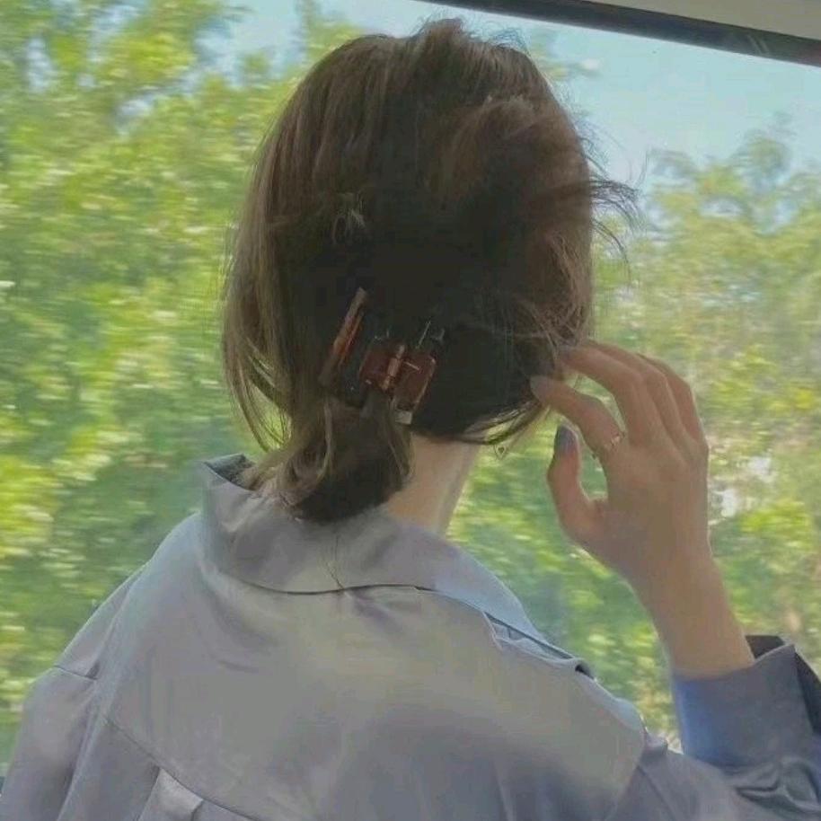艾蔻服装店