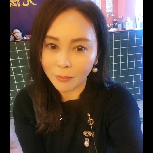 羞涩的月牙