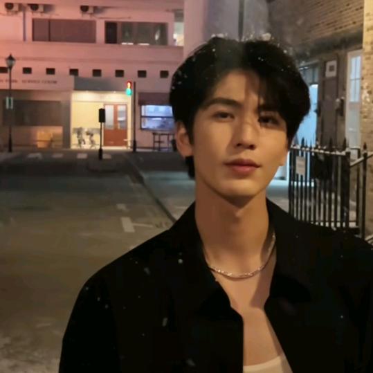 在一颗核桃树上🐿