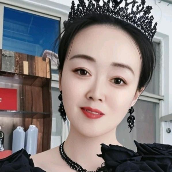 爱笑的美美