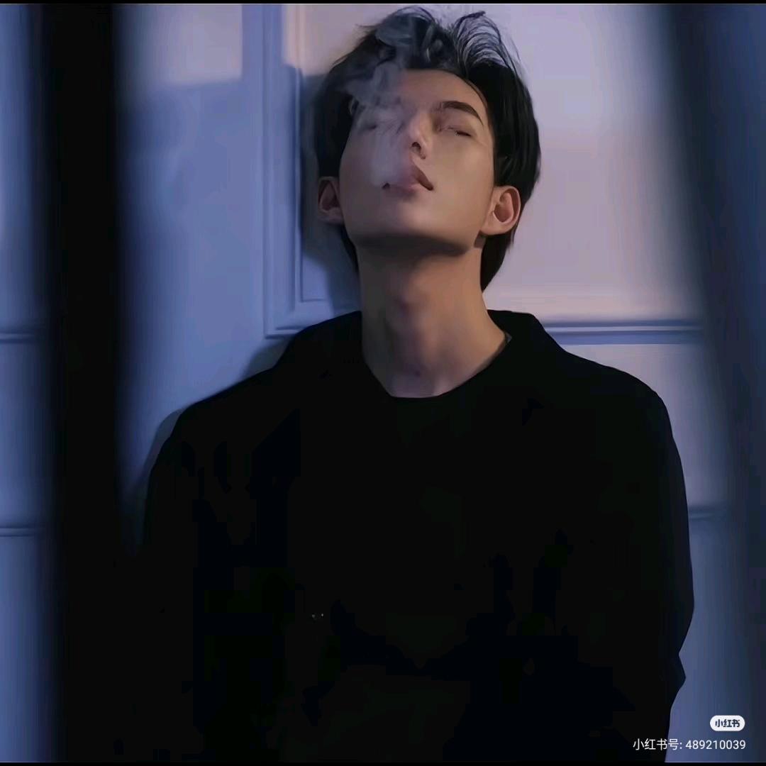 在招 Gong 的小伙