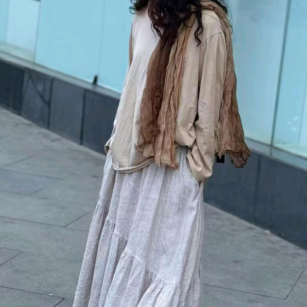 本色布依保利广场英子