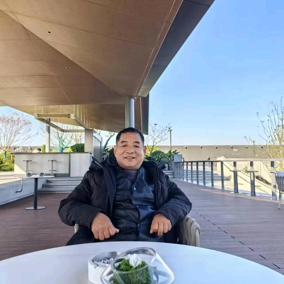 留守的农村老头（段立华）