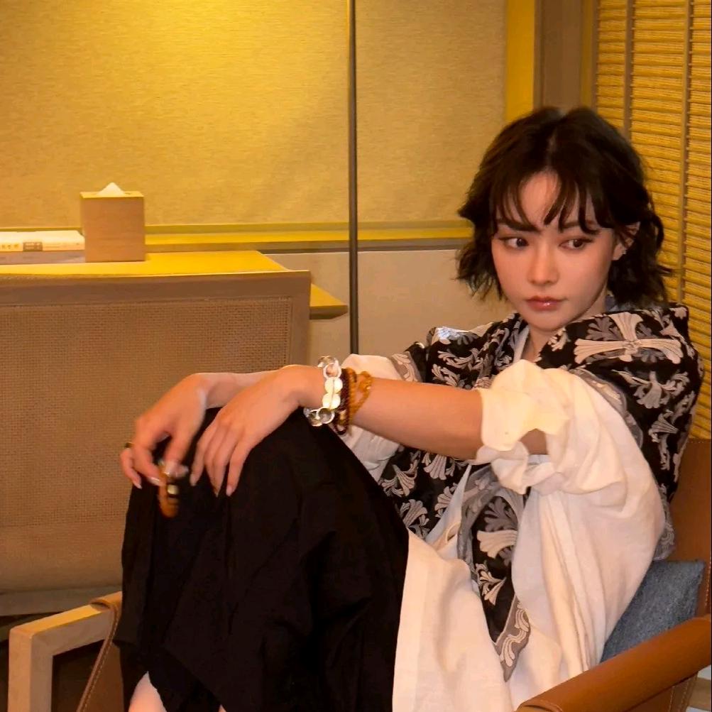 佟小白《轻奢返场》