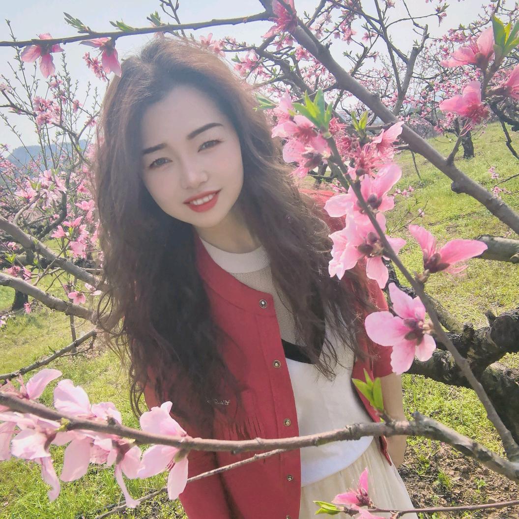 芳芳吖