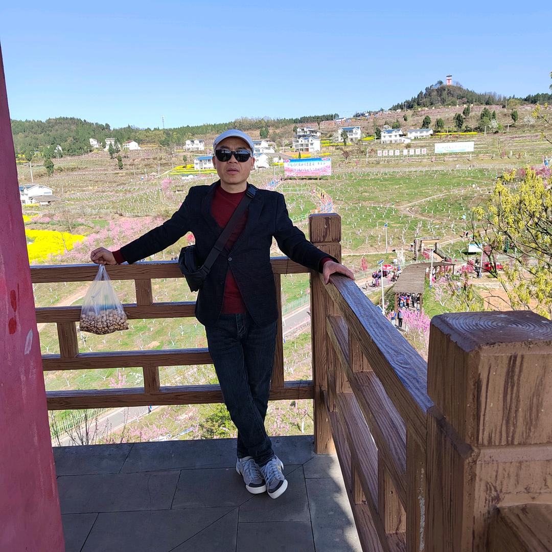 广元大明宫国际商贸城皇鑫门窗。