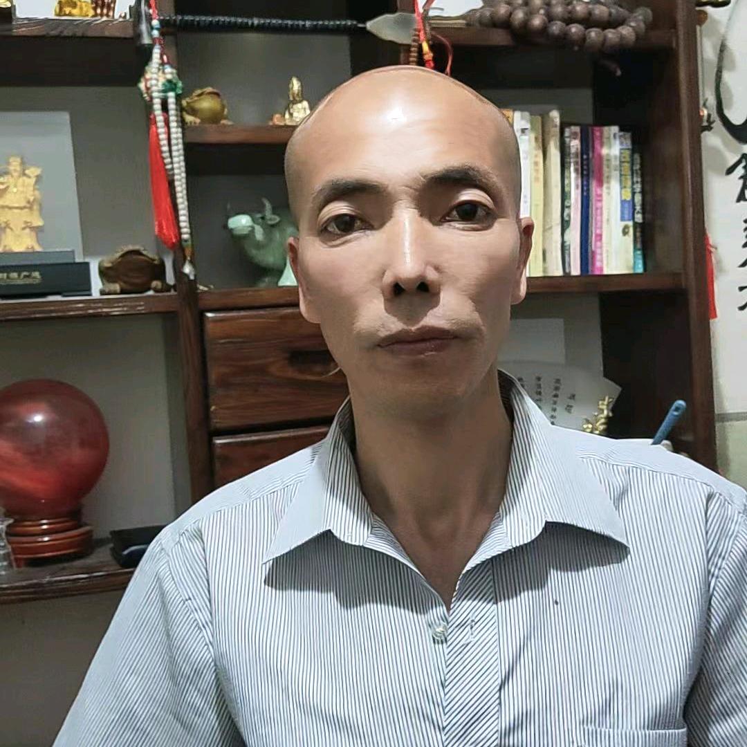 龙城居家实木精选家具店