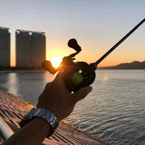 钓鱼男神🐟🐟🐟🐟