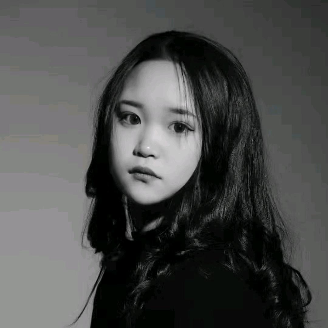 嫣然一笑好倾城