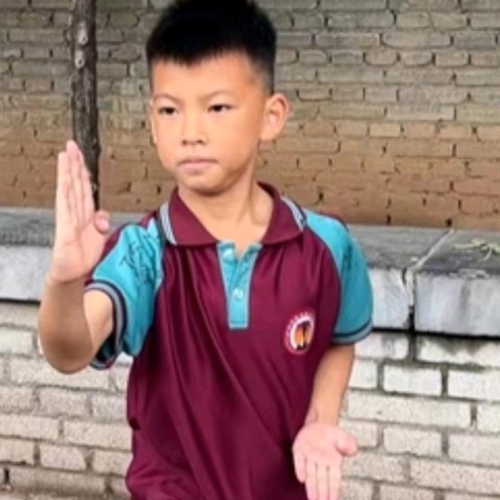 本人也欠费，请远离欠费人