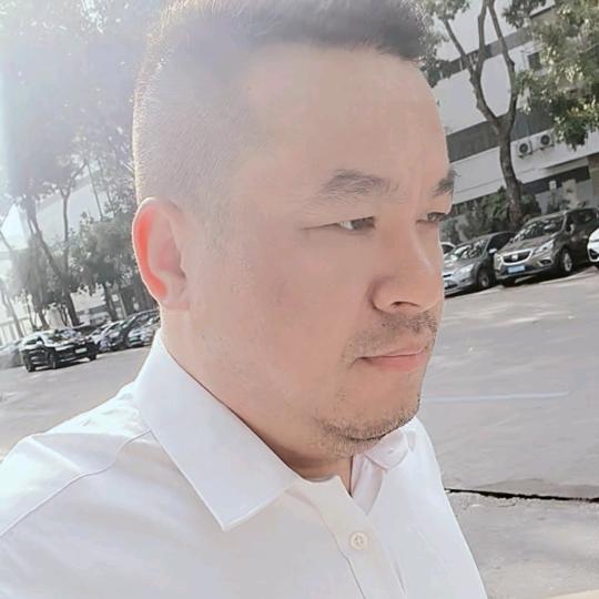 胡渣大叔