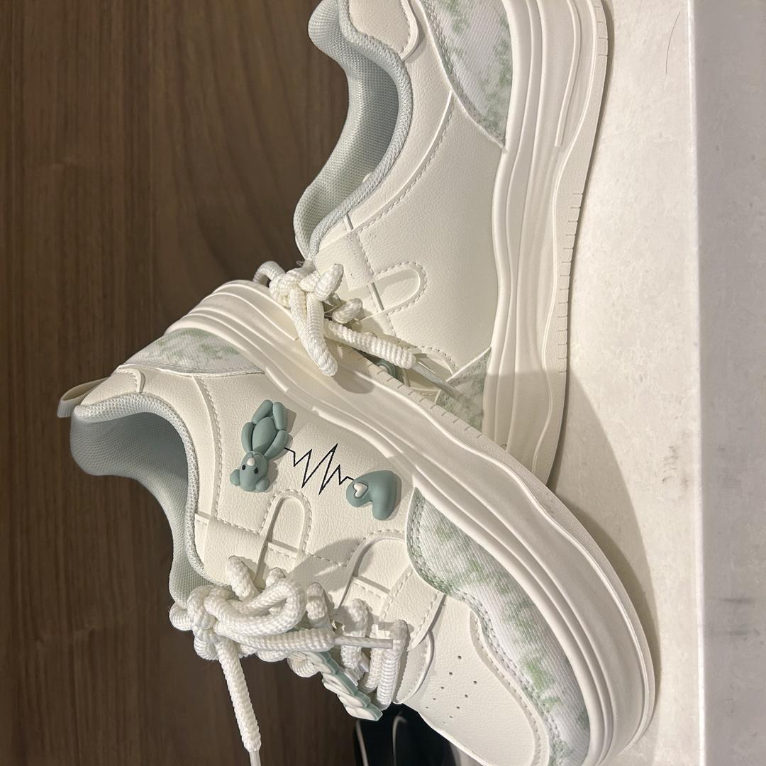 A工厂源头鞋服批发
