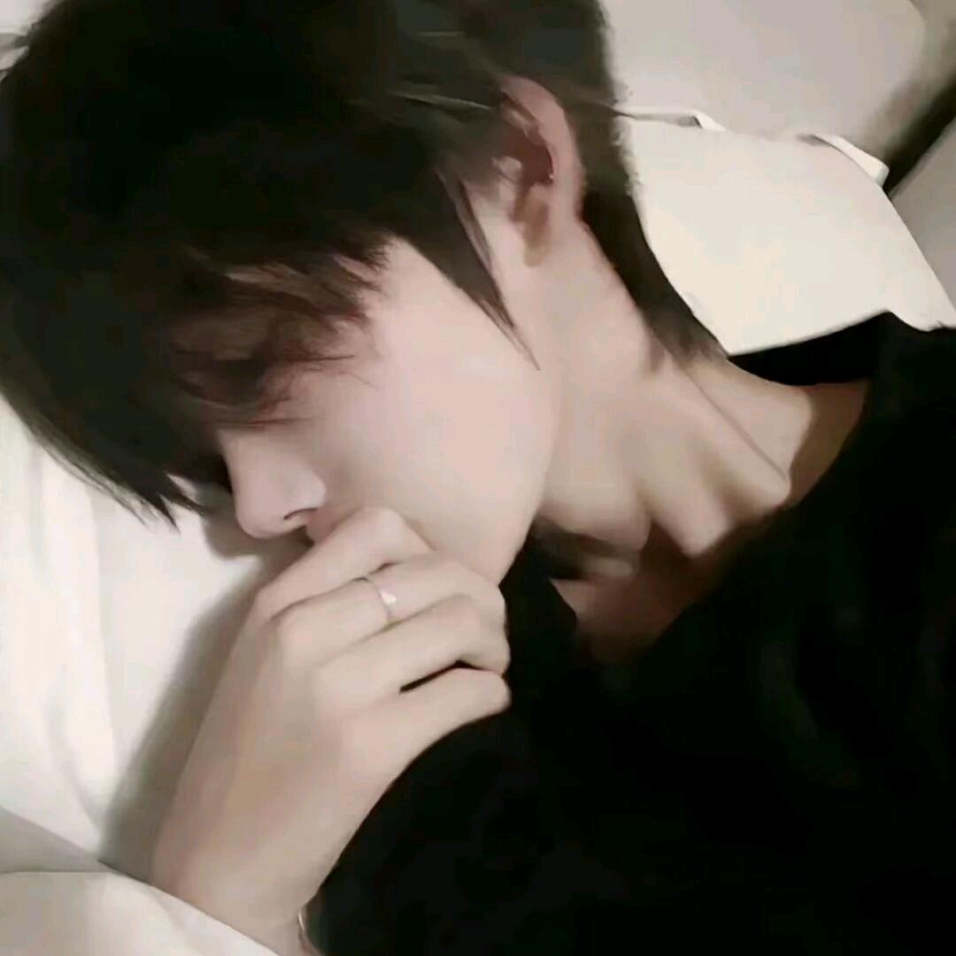 贺少o>_<o