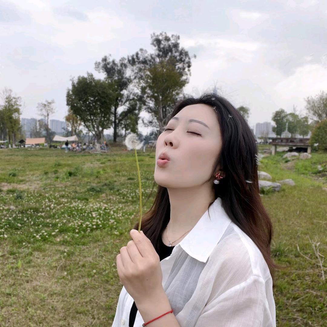 叫我一声姐姐。