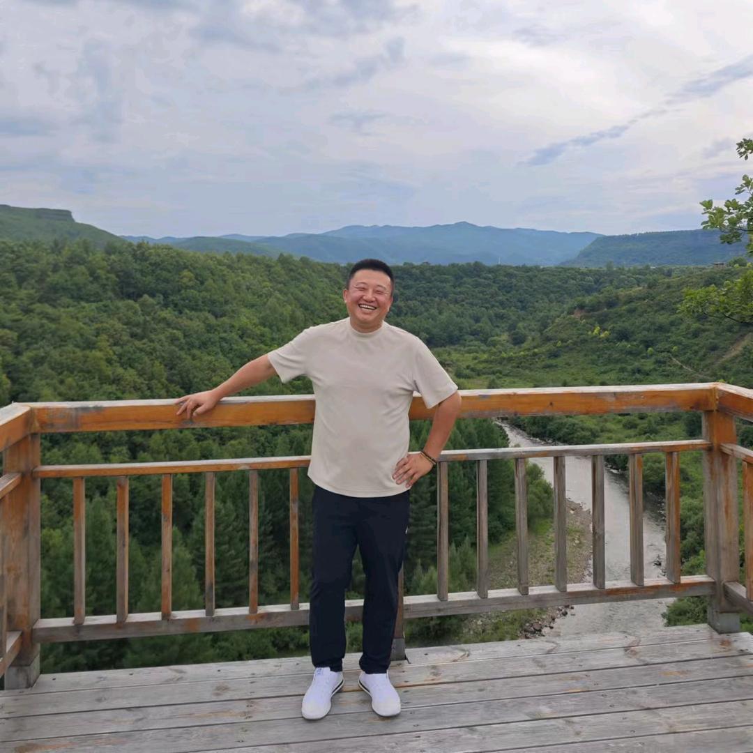 锋哥（小玉一家人）
