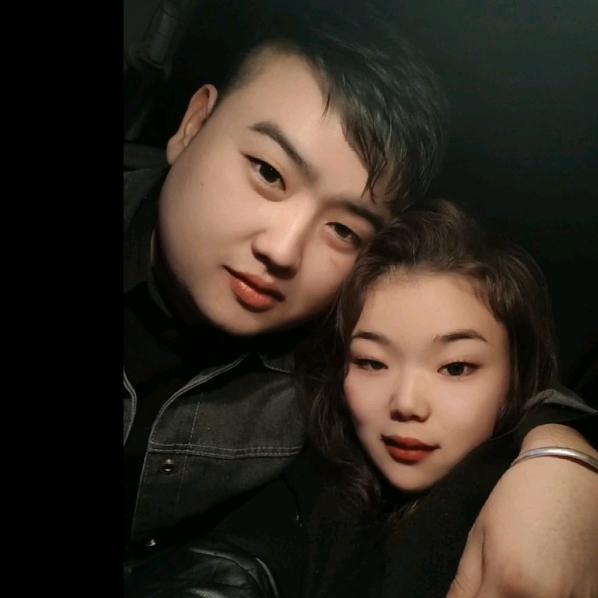 我家有俩小宝贝😄😙