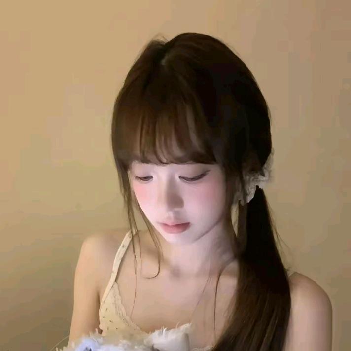 你脸红了唉