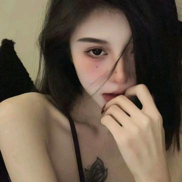 依依.