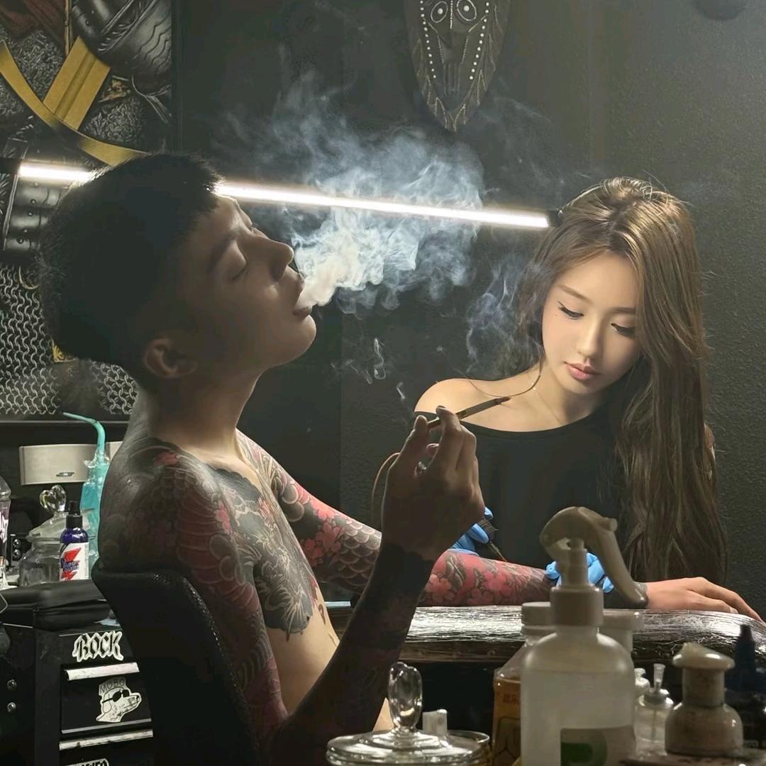 满山猴子我腚最紅