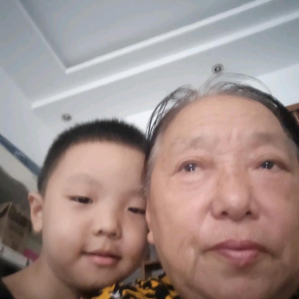 丶