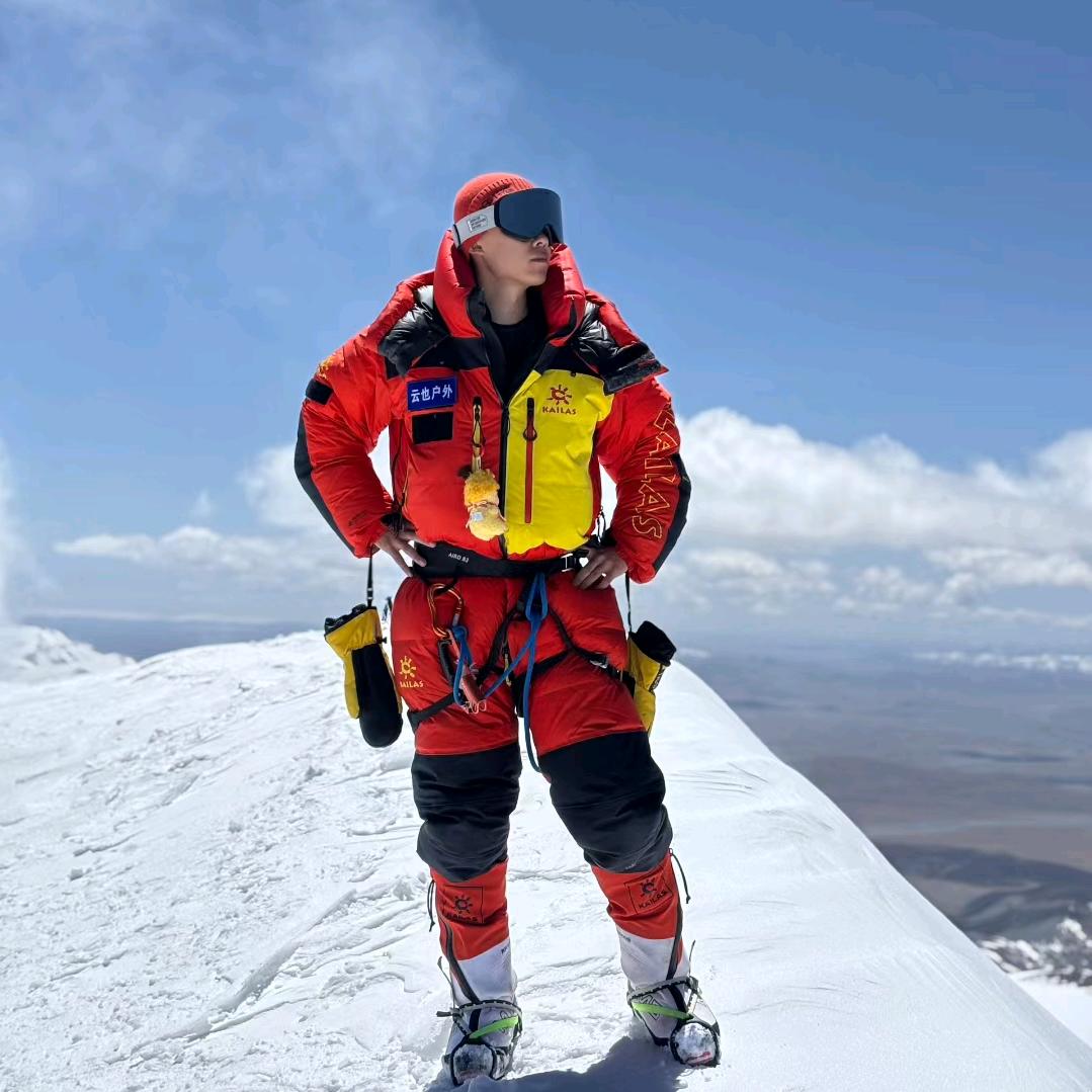 李一爱爬山（备战慕士塔格）