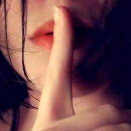 流年衬着了谁的笑容