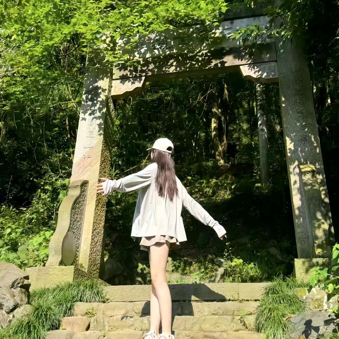 薇薇一笑很倾城