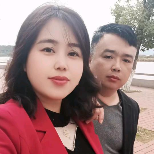 吴雪晶《明辉单把手柄》