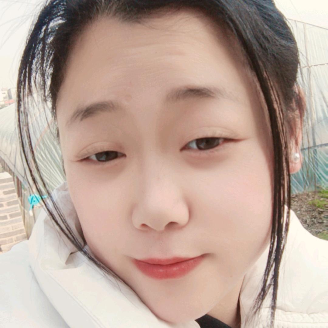 是李欣呀
