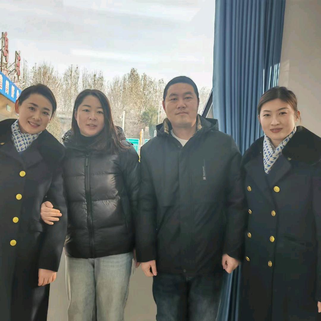 雯雯弟弟、越越大哥、副主播！！！