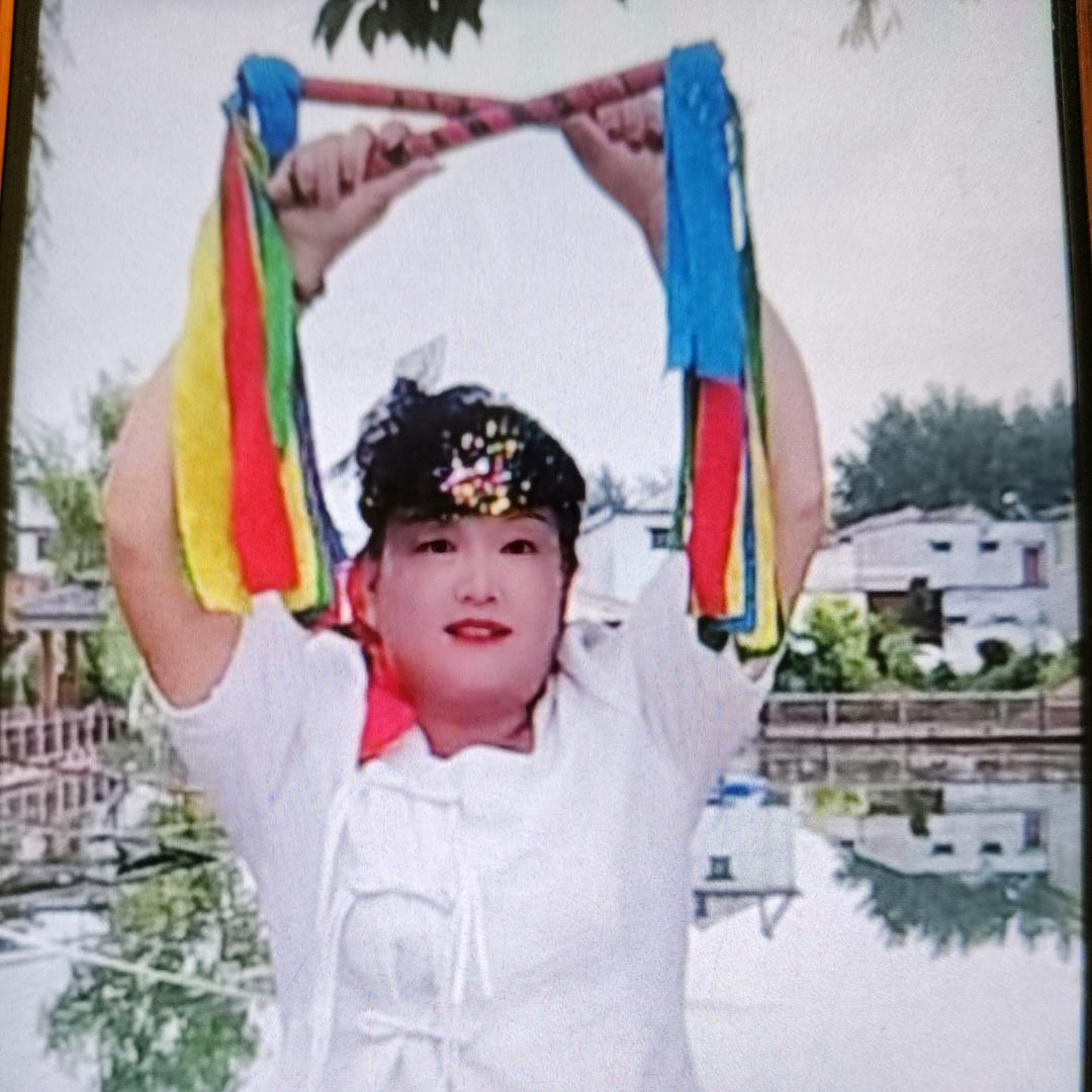 三傻子，不言伤悲， 姐妹鼓舞团，承接红白