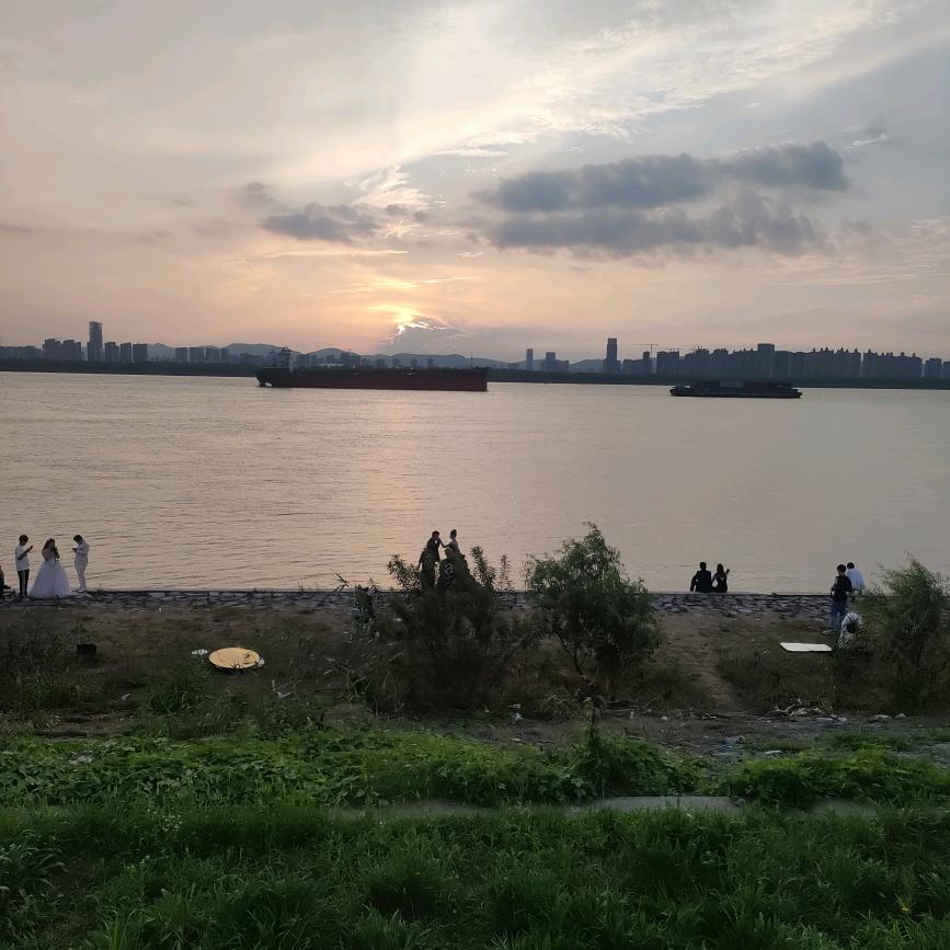 愛随风飘飘，