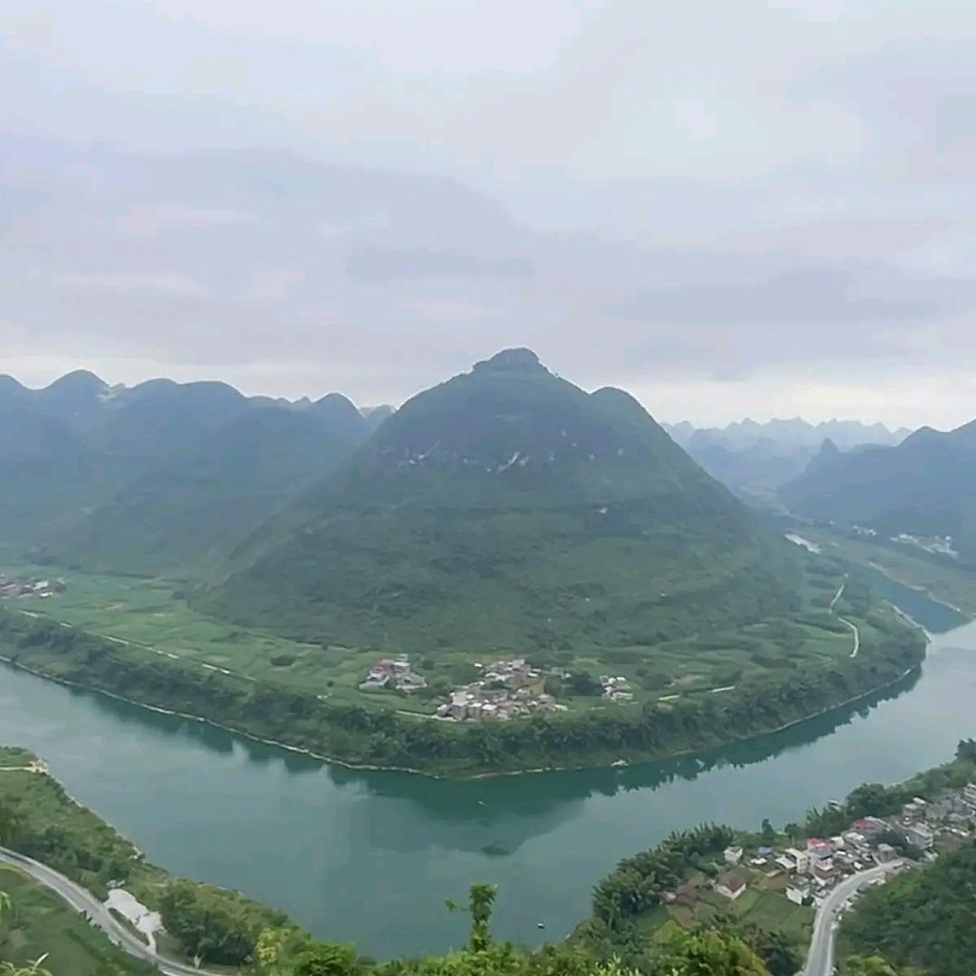 红色骏马