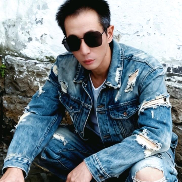 李佳婷叔叔
