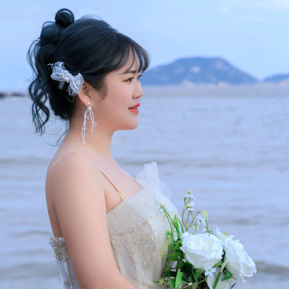 小沐沐(๑><๑）