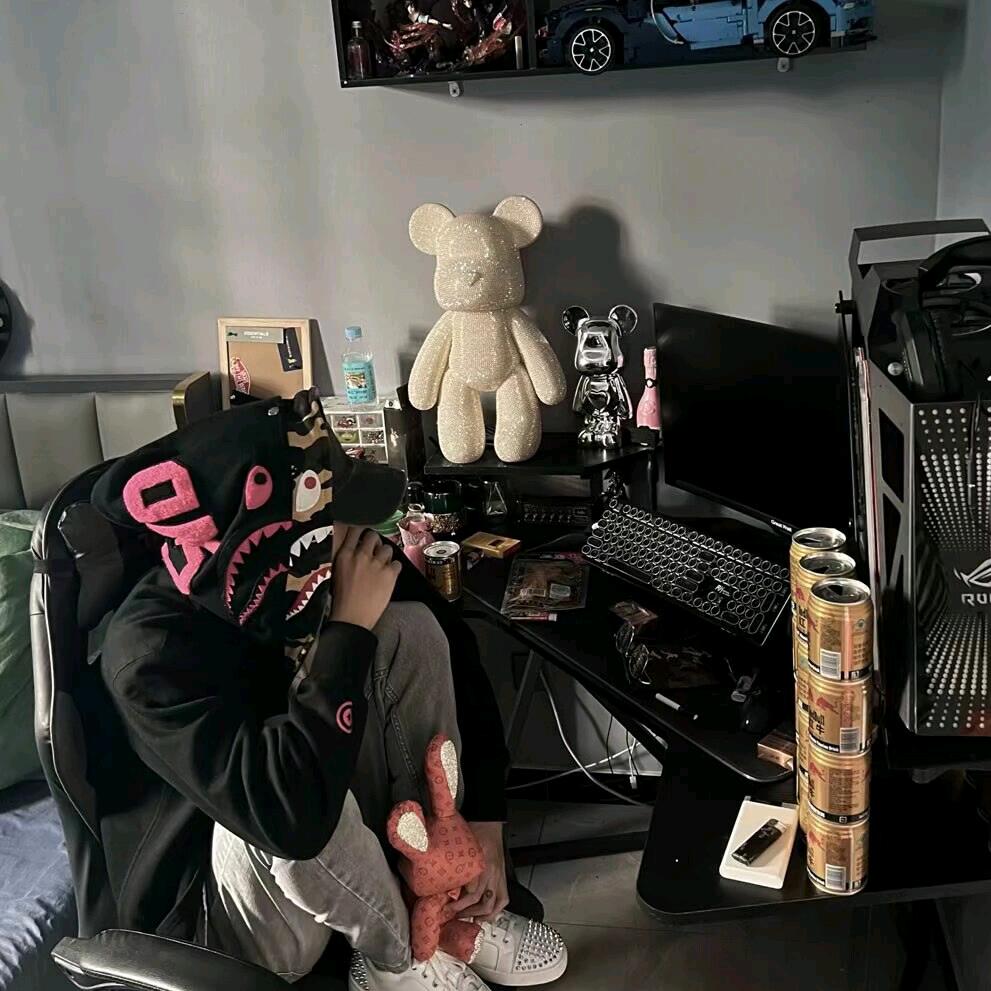 杰.