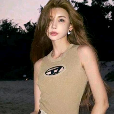 李李李婉君日常穿搭