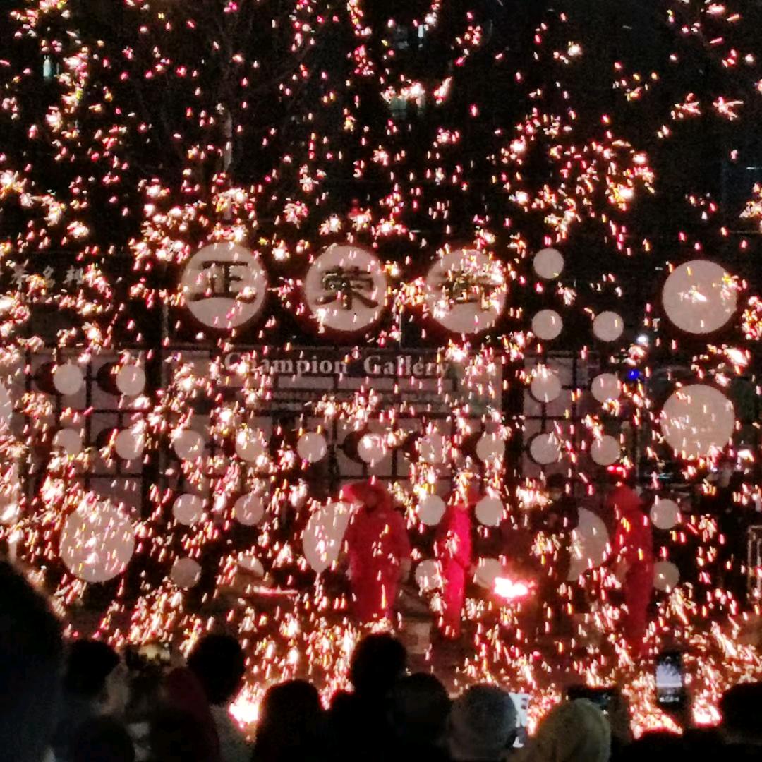春去夏来是踏青，踏青赏花是自然