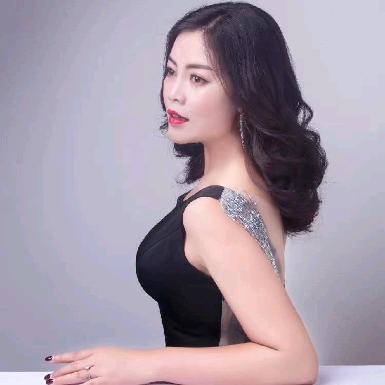 小彝妹