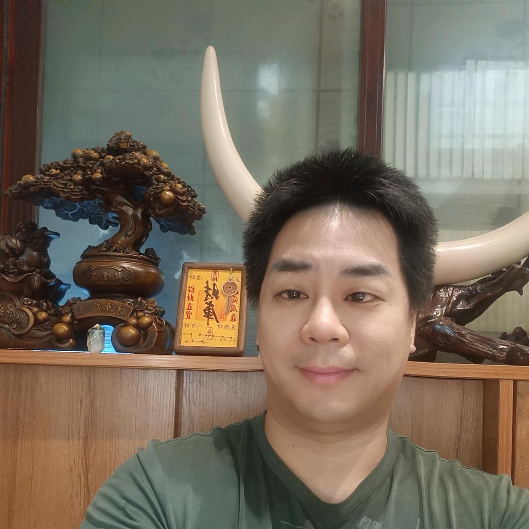 广州拾月料理店的小元